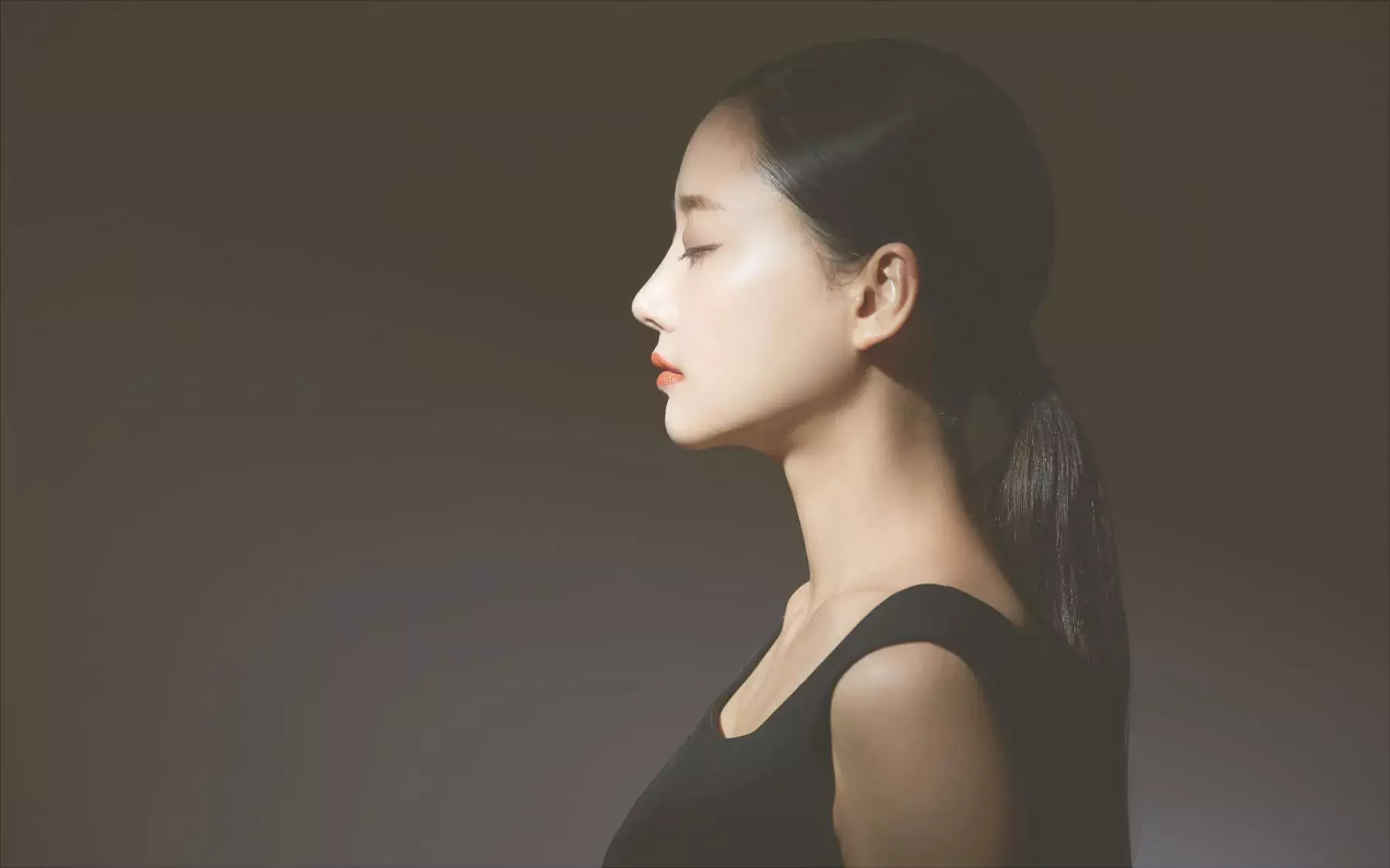 女性